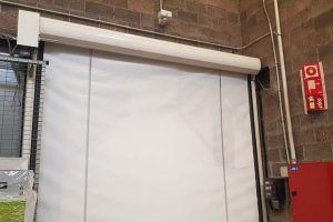El ahorro energético, una de las mejores ventajas de utilizar puertas rápidas de lona