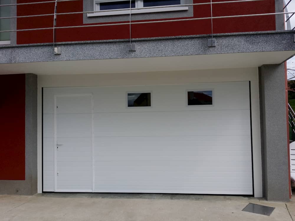 Al cuidar tu puerta de garaje automática mejoras su funcionamiento